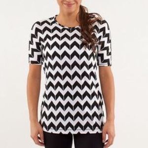 Lululemon Tee Size 6